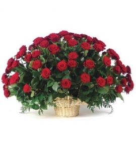 Букет роз в корзине „Любовь“