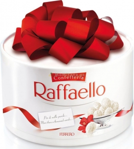 200 gr. Raffaello, with white chocolate, coconut and almonds, sweets, bambanerka, bomboner, gift box.